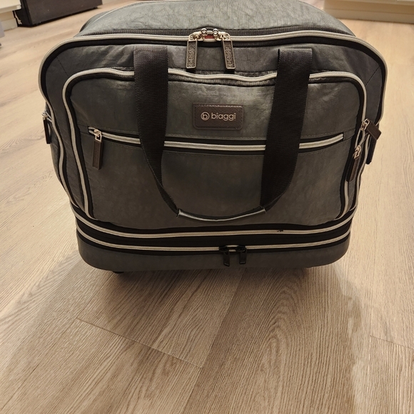 Biaggi Other - Biaggi Black Women's Travel Bag